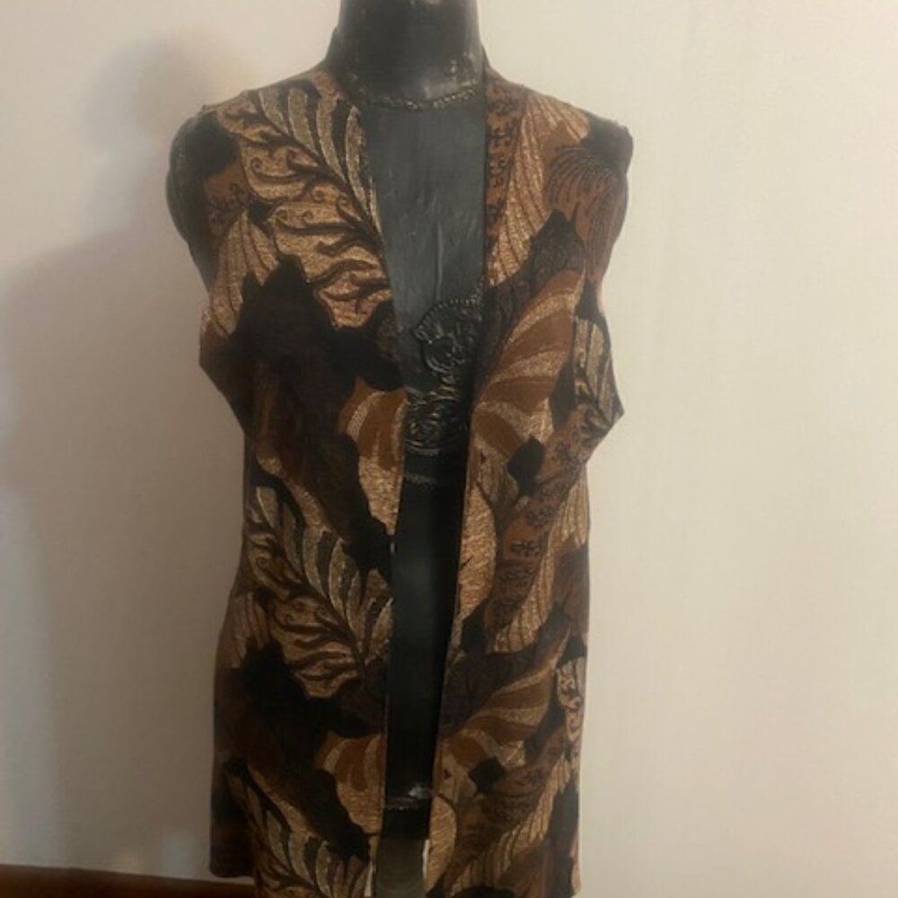 Sharon Young Brown/Tan/Green Leaf Print sleeveless open cardigan, size M